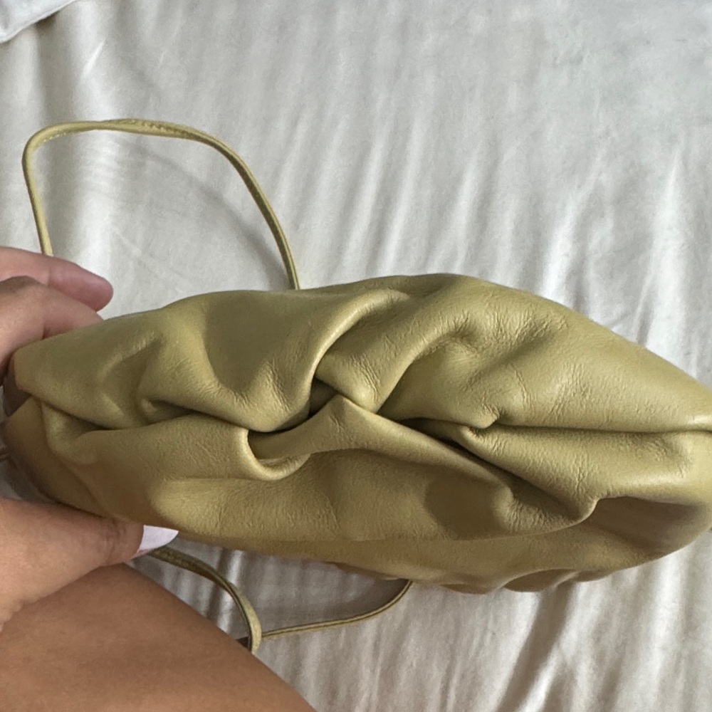 Bottega Veneta Pale Yellow Gathered Drawstring Wristlet - Picture 4 of 9